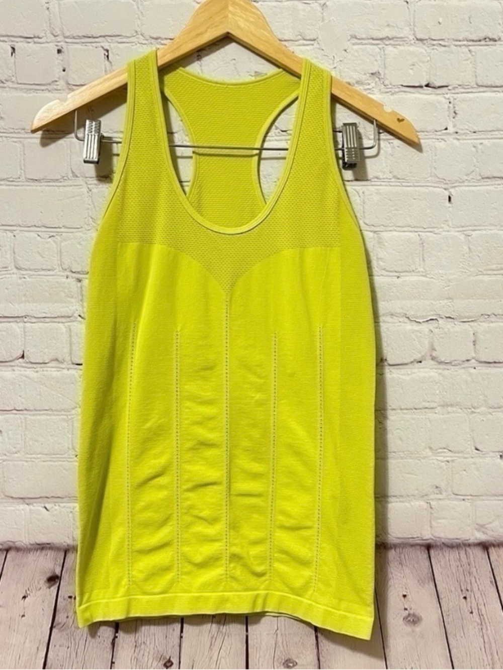 Fabletics Seamless Active Delta Tank Medium Racerback